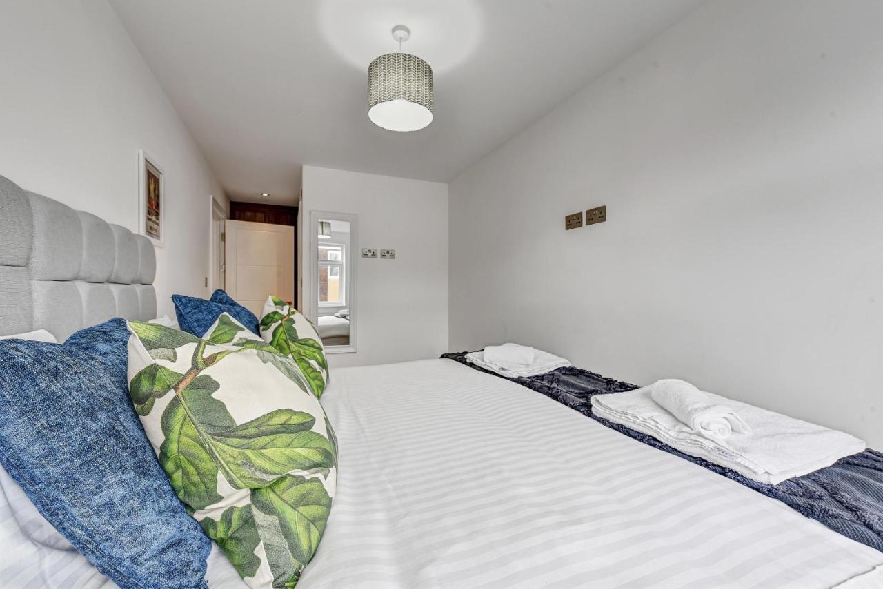 St Martins 2 Bedroom Apartments In Ruislip By 360 Stays Exteriör bild