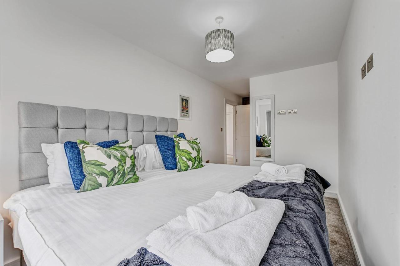 St Martins 2 Bedroom Apartments In Ruislip By 360 Stays Exteriör bild