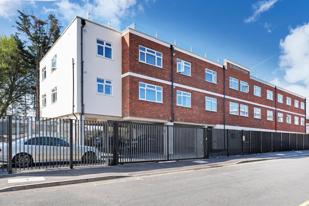 St Martins 2 Bedroom Apartments In Ruislip By 360 Stays Exteriör bild