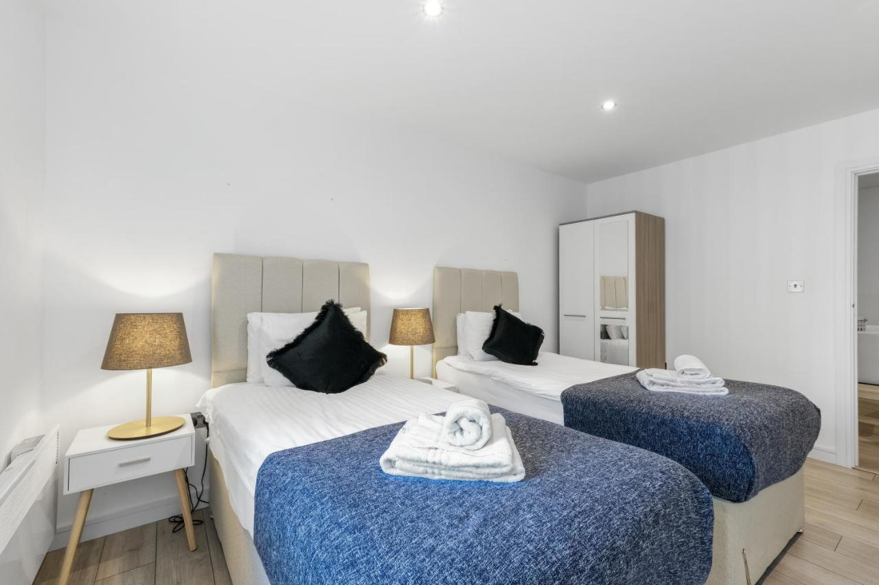 St Martins 2 Bedroom Apartments In Ruislip By 360 Stays Exteriör bild