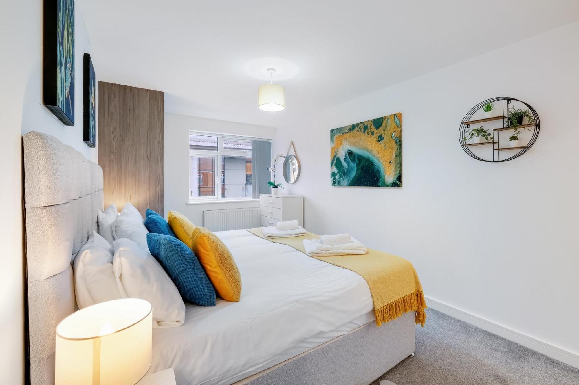 St Martins 2 Bedroom Apartments In Ruislip By 360 Stays Exteriör bild